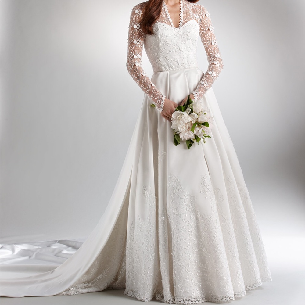 ABS Allen Schwartz Embroidered Lace Wedding Gown